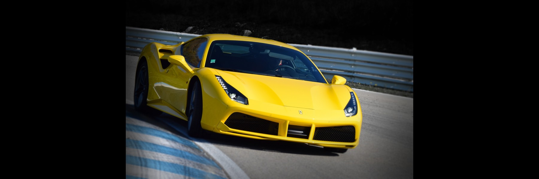 Stage de pilotage Ferrari 488 GTB + Mercedes AMG GT R au Circuit du Laquais Stage de pilotage Ferrari 488 GTB + Mercedes AMG GT R au Circuit du Laquais