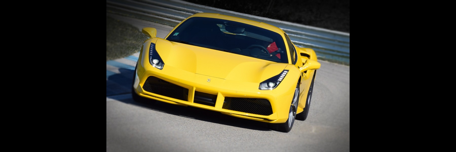 Stage de pilotage Ferrari 488 GTB + Mercedes AMG GT R au Circuit du Laquais Stage de pilotage Ferrari 488 GTB + Mercedes AMG GT R au Circuit du Laquais