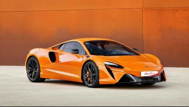 McLaren Artura driving...