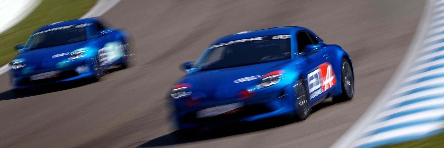 Stage de pilotage Ferrari 488 GTB + Alpine A110S. Offrez un bon cadeau au Circuit du Laquais. Stage de pilotage Ferrari 488 GTB + Alpine A110S. Offrez un bon cadeau au Circuit du Laquais.