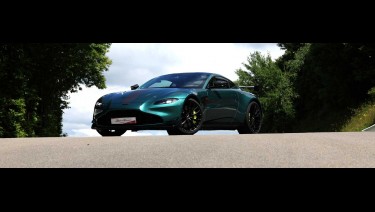 Stage de pilotage Aston Martin Vantage F1® Edition au Circuit du Laquais. Offrez un bon cadeau valable 1 an.