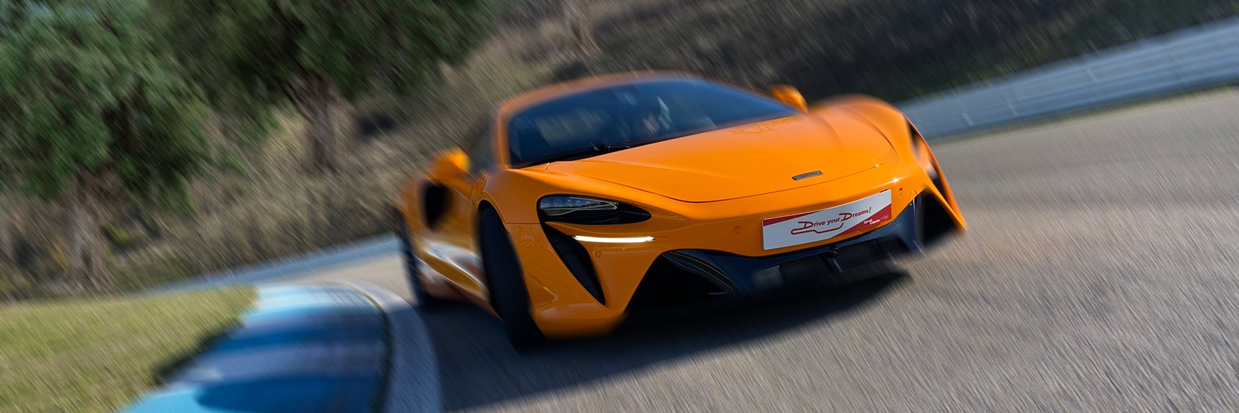Stage de pilotage McLaren Artura au Circuit du Laquais. Offrez un bon cadeau pilotage. Stage de pilotage McLaren Artura au Circuit du Laquais. Offrez un bon cadeau pilotage.