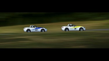 Offrez un stage pilotage Mazda Mx-5 CUP au Circuit du Laquais. Bon cadeau pilotage valable 1 an.