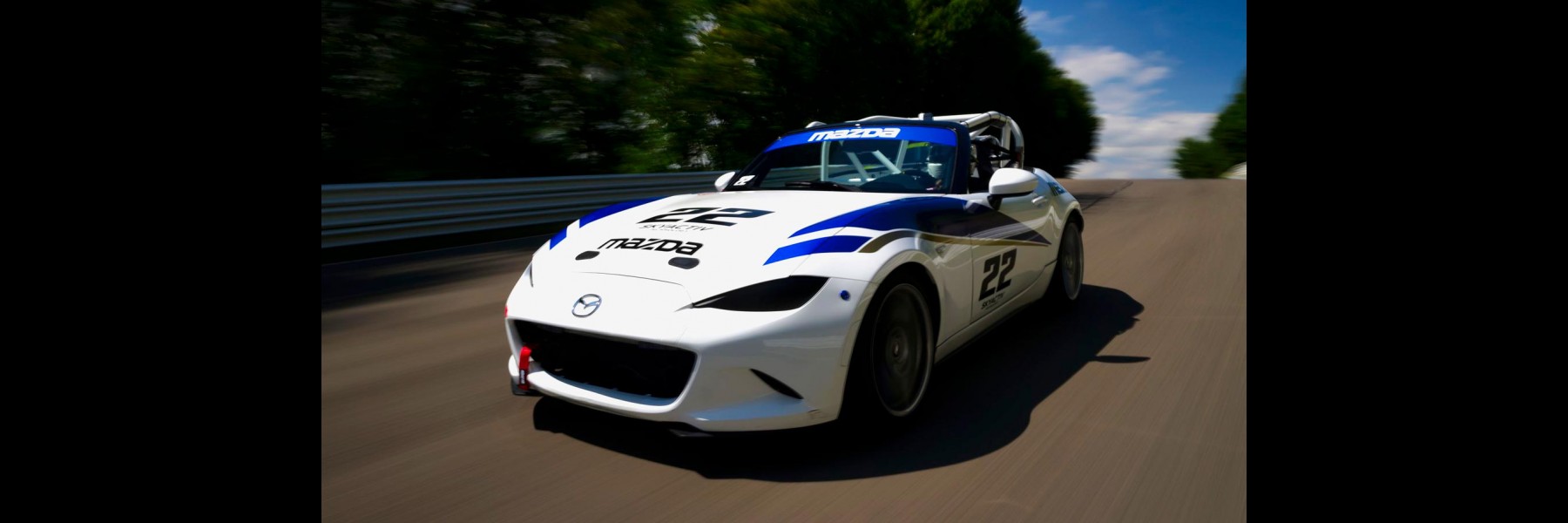 Offrez un stage pilotage Mazda Mx-5 CUP au Circuit du Laquais. Bon cadeau pilotage valable 1 an.