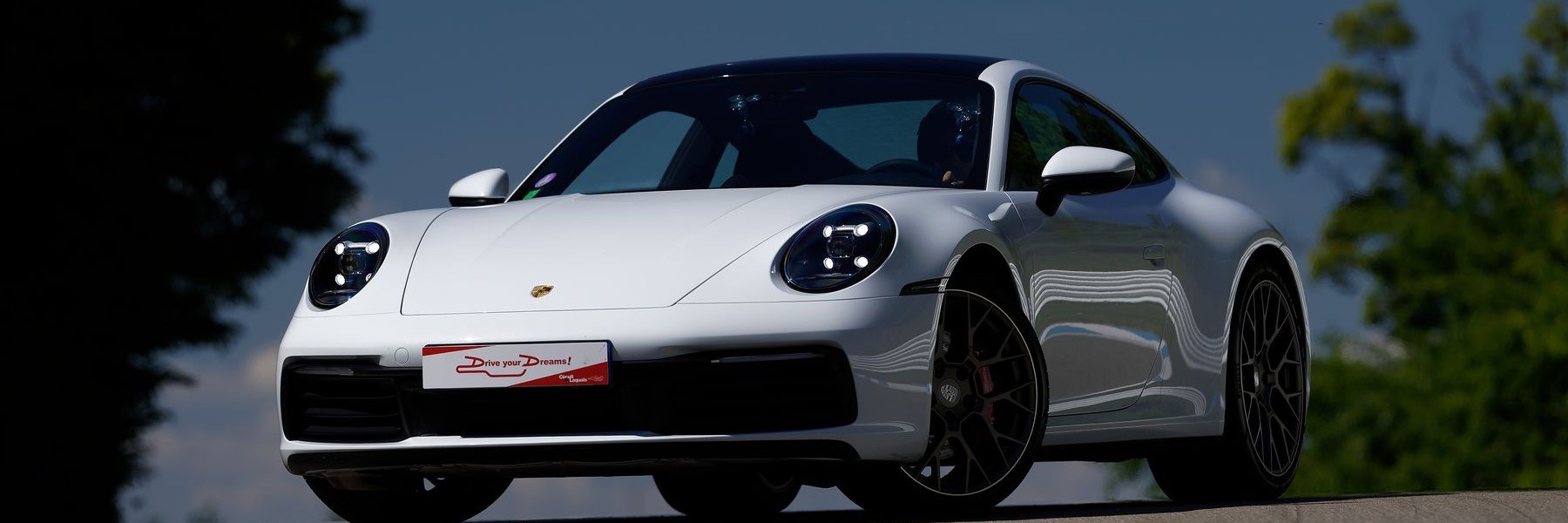 Stage de pilotage Ferrari F8 Tributo + Porsche 911 Carrera S. Offrez un bon cadeau pour piloter sur le Circuit du Laquais. Stage de pilotage Ferrari F8 Tributo + Porsche 911 Carrera S. Offrez un bon cadeau pour piloter sur le Circuit du Laquais.