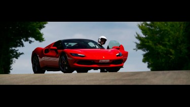 Stage de pilotage Ferrari 296 GTS au Circuit du Laquais. Offrez un bon cadeau pour pilotage sur circuit.