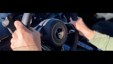 Stage de pilotage McLaren Artura + Audi R8 V10. Offrez un bon cadeau pilotage sur circuit au Circuit du Laquais.