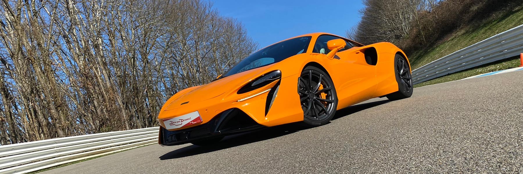 Pilotez notre Ferrari F8 Tributo et une McLaren Artura !