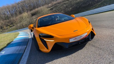 e de pilotage Lamborghini Huracan LP640 + McLaren Artura au Circuit du Laquais.