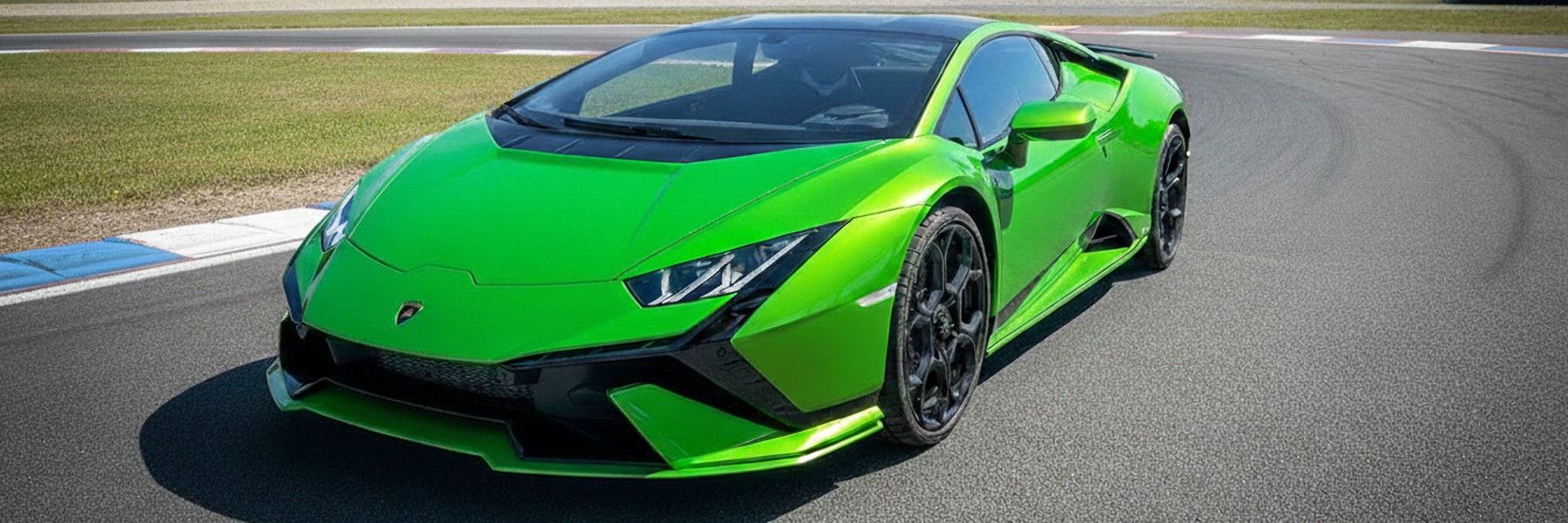 Offrez un bon cadeau pilotage au volant d'une Ferrari et Lamborghini au Circuit du Laquais.