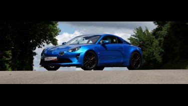 Stage de pilotage Ford Mustang GT + Alpine A110S. Offrez un bon cadeau au Circuit du Laquais.