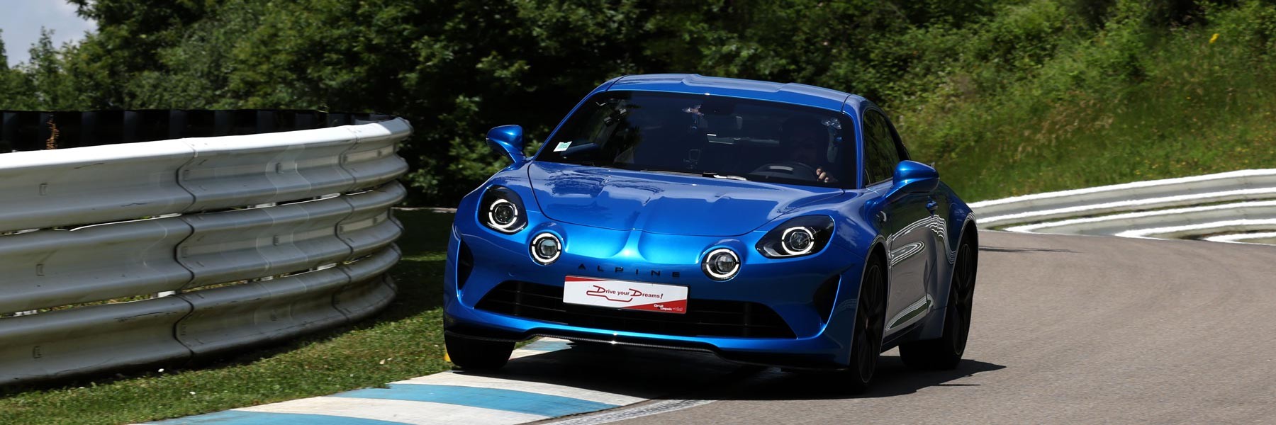 Stage de pilotage Ford Mustang GT + Alpine A110S. Offrez un bon cadeau au Circuit du Laquais.