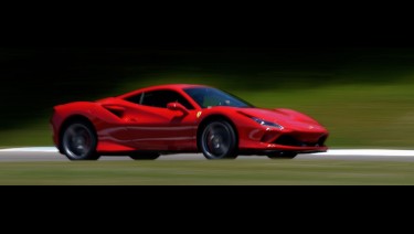 Pilotez une Ferrari F8 Tributo et une Mercedes AMG GT R au Circuit du Laquais. Offrez un bon cadeau valable 1 an